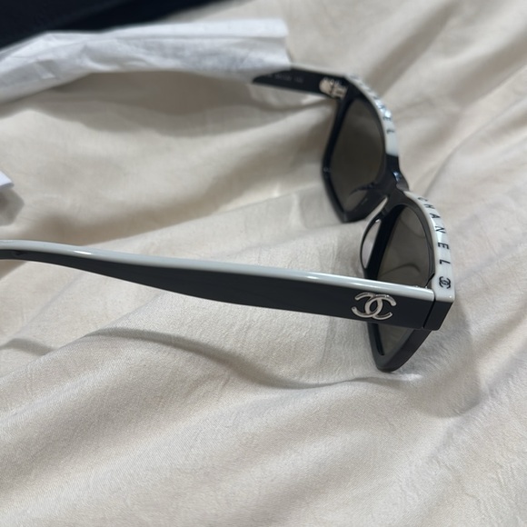 Chanel square sunglasses - Picture 4 of 4